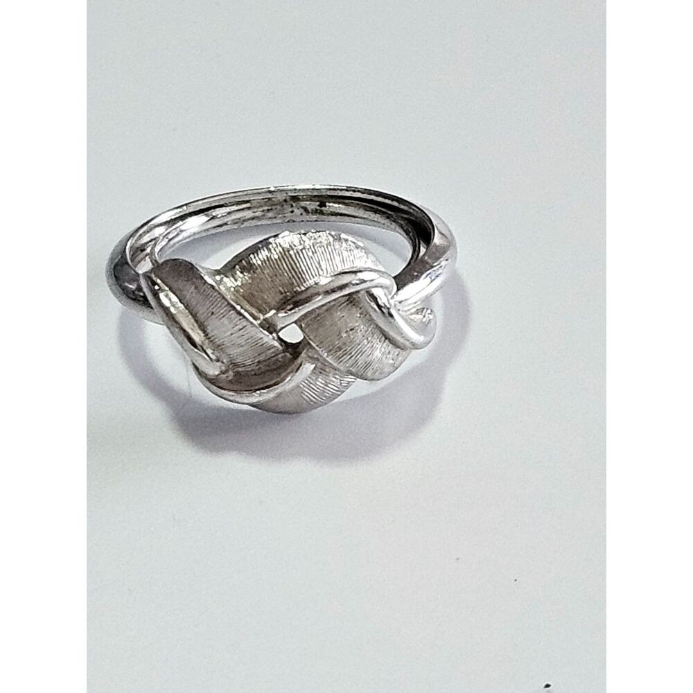 Avon Silver Tone Abstract Knot Ring Size 5.5-6.5 Textured